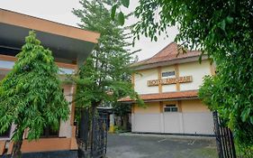 Urbanview Hotel Anugrah Kendal